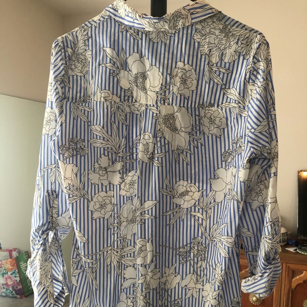 Express button down - Picture 2 of 4